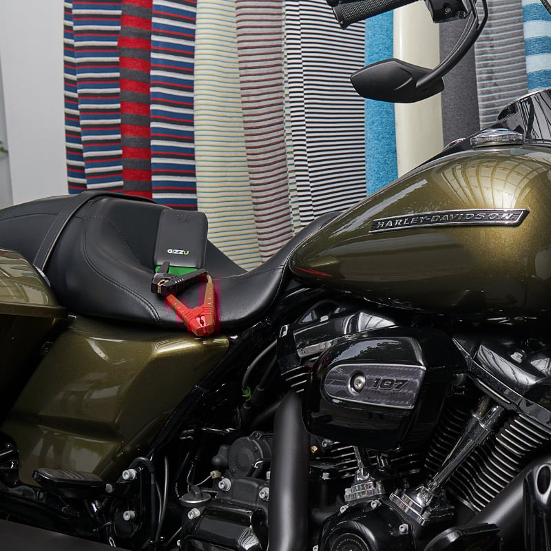 GIZZU 1000A Jump Starter 10400mAh – Black