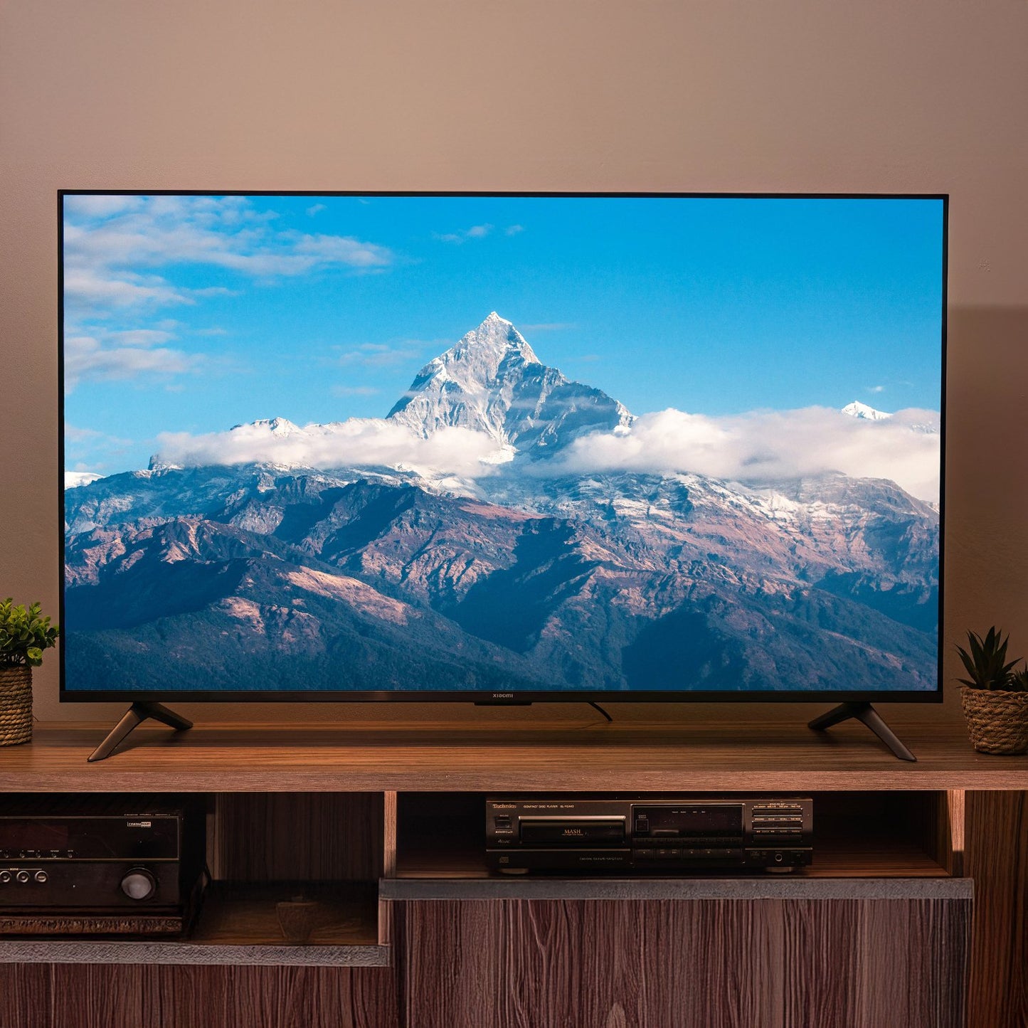 Xiaomi A Pro 55″ QLED 4K Smart TV (HDR10, Google TV, Dolby Audio, 60Hz)